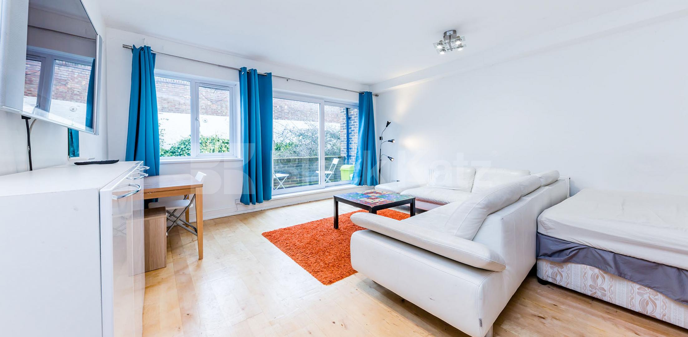 			LARGE 3/4  BED IN CAMDEN!, 3 Bedroom, 1 bath, 1 reception Flat			 Jamestown Road , CAMDEN / REGENTS PARK